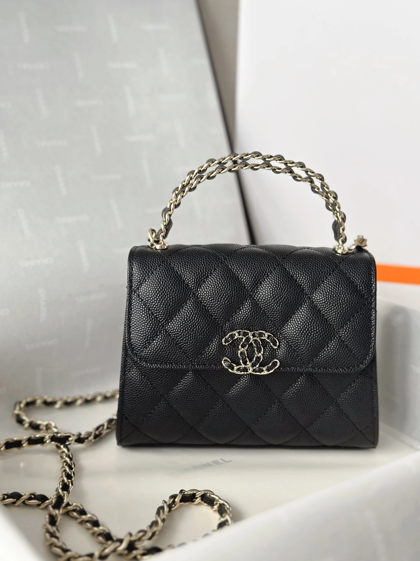 MOMO-- 3h1958 AP3237-B10307-94305 high quality version cowhide item:E-B000D1673