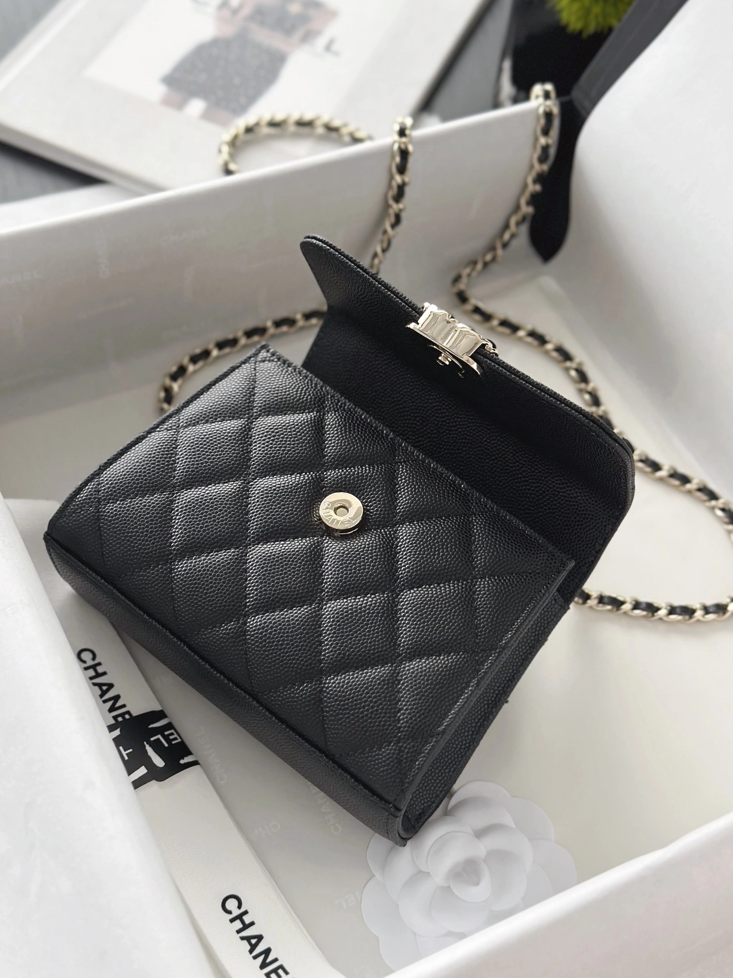 MOMO-- 3h1958 AP3237-B10307-94305 high quality version cowhide item:E-B000D1673