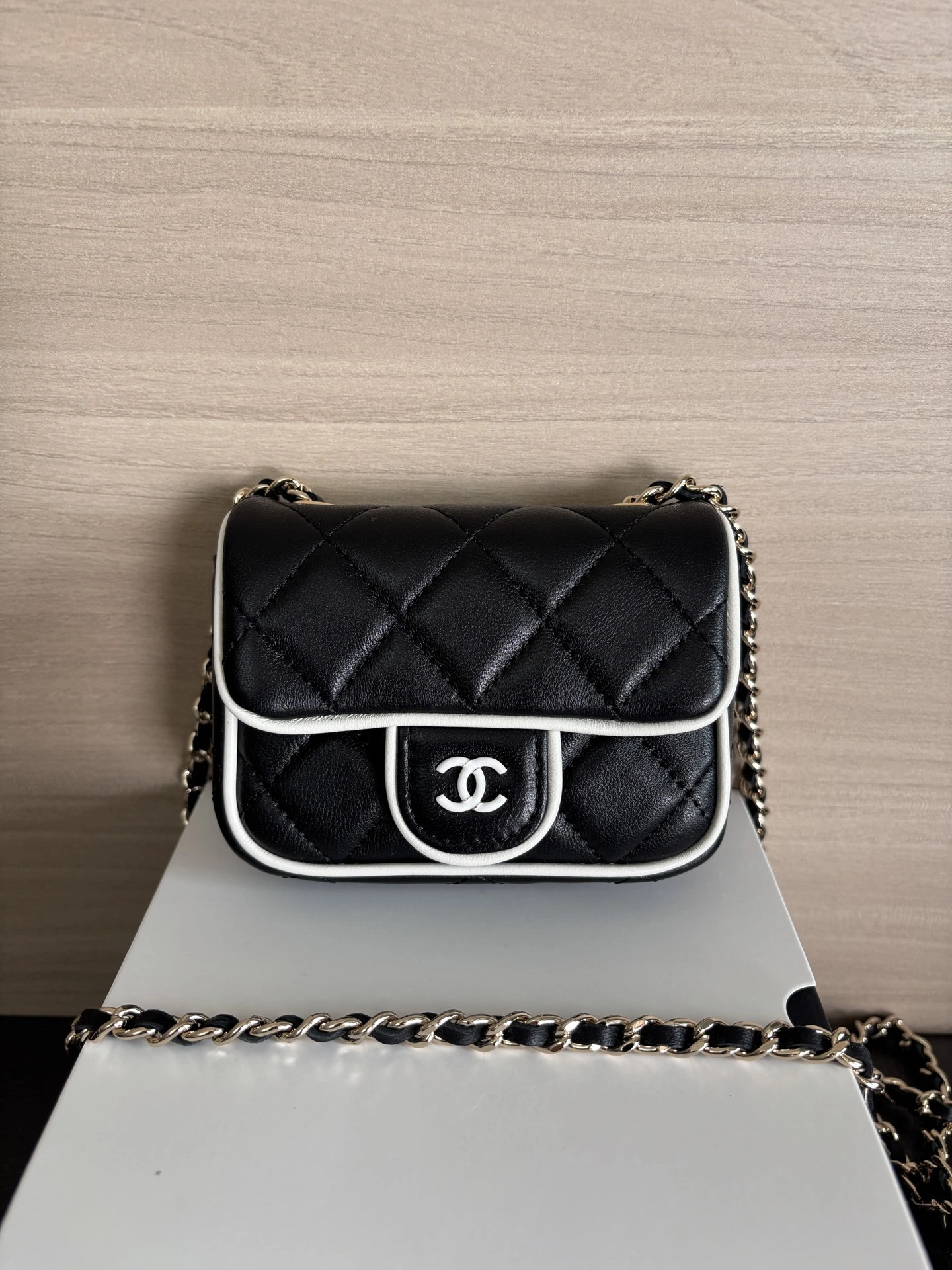 MOMO-- 3h1958 AP4512-B19460-NAFJO high quality version item:E-B845D1610