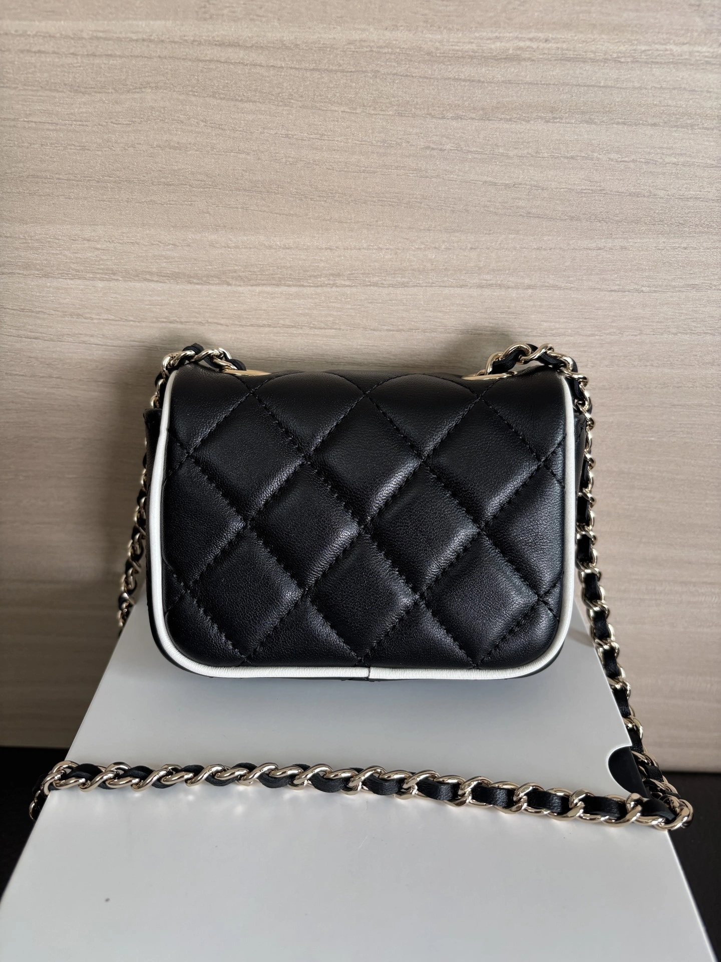 MOMO-- 3h1958 AP4512-B19460-NAFJO high quality version item:E-B845D1610