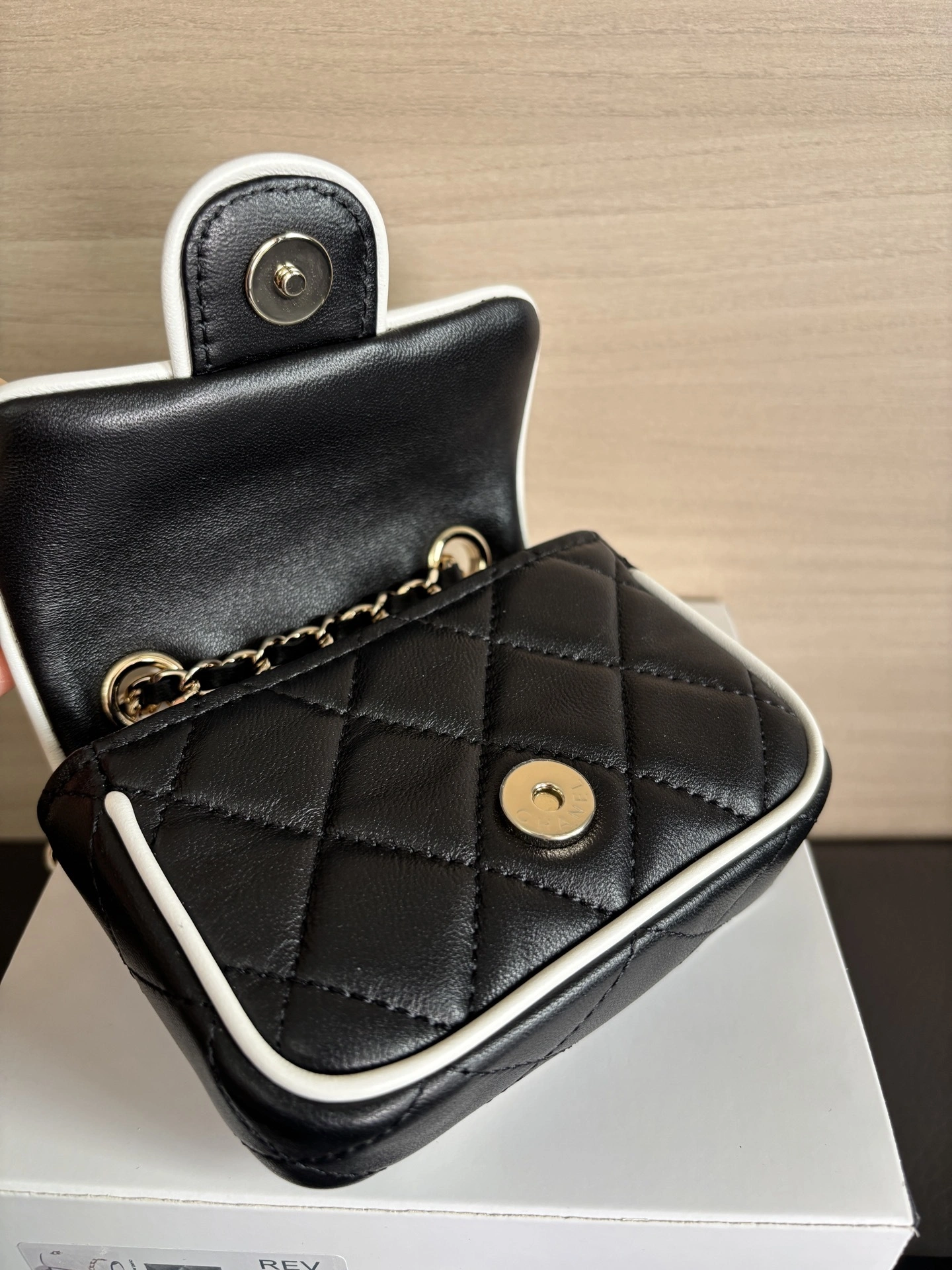MOMO-- 3h1958 AP4512-B19460-NAFJO high quality version item:E-B845D1610