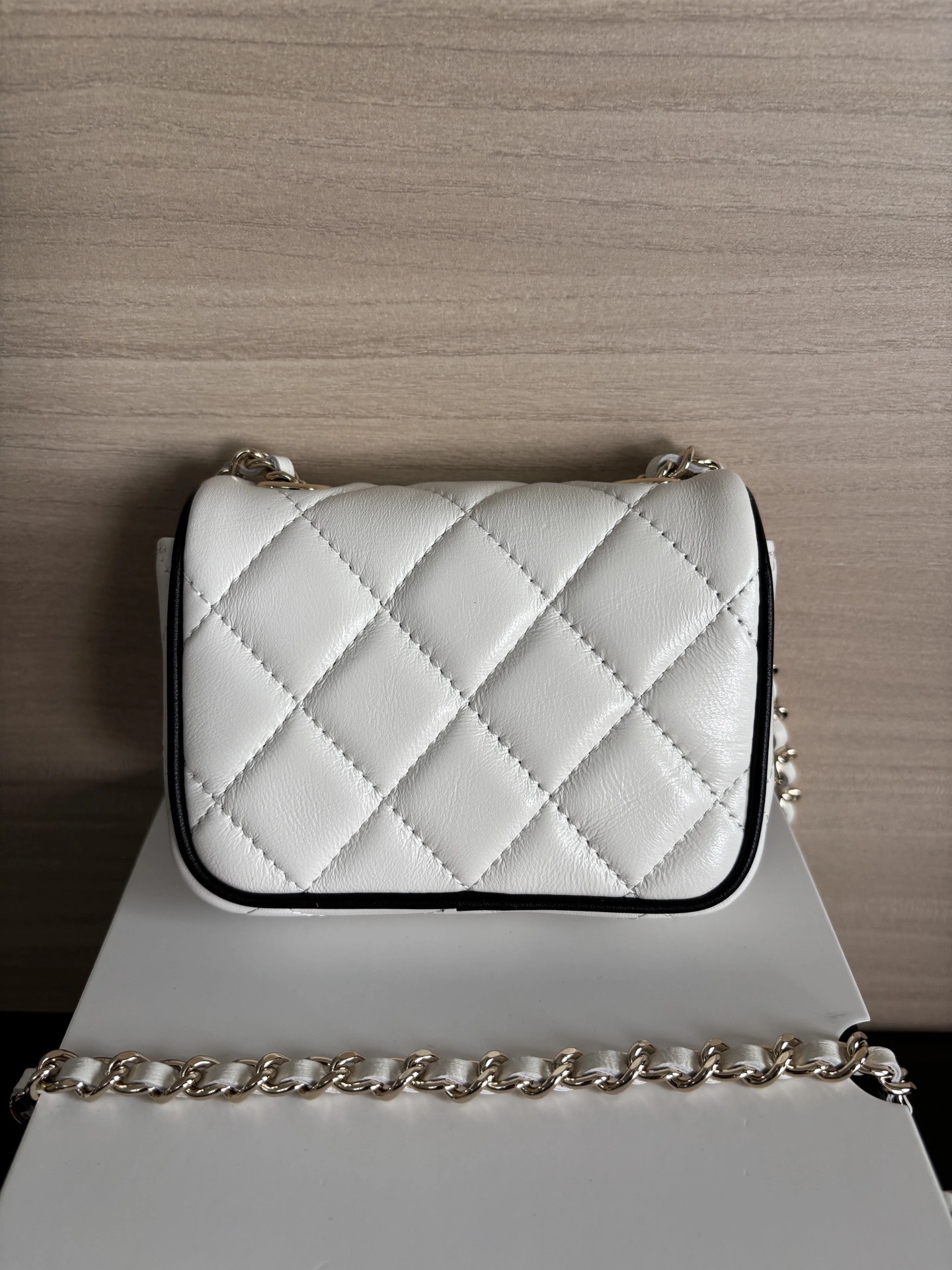MOMO-- 3h1958 AP4512-B19460-NAFJQ high quality version item:E-B845D1611