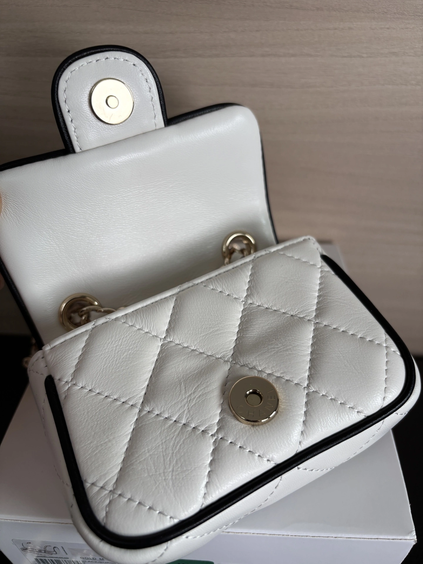MOMO-- 3h1958 AP4512-B19460-NAFJQ high quality version item:E-B845D1611