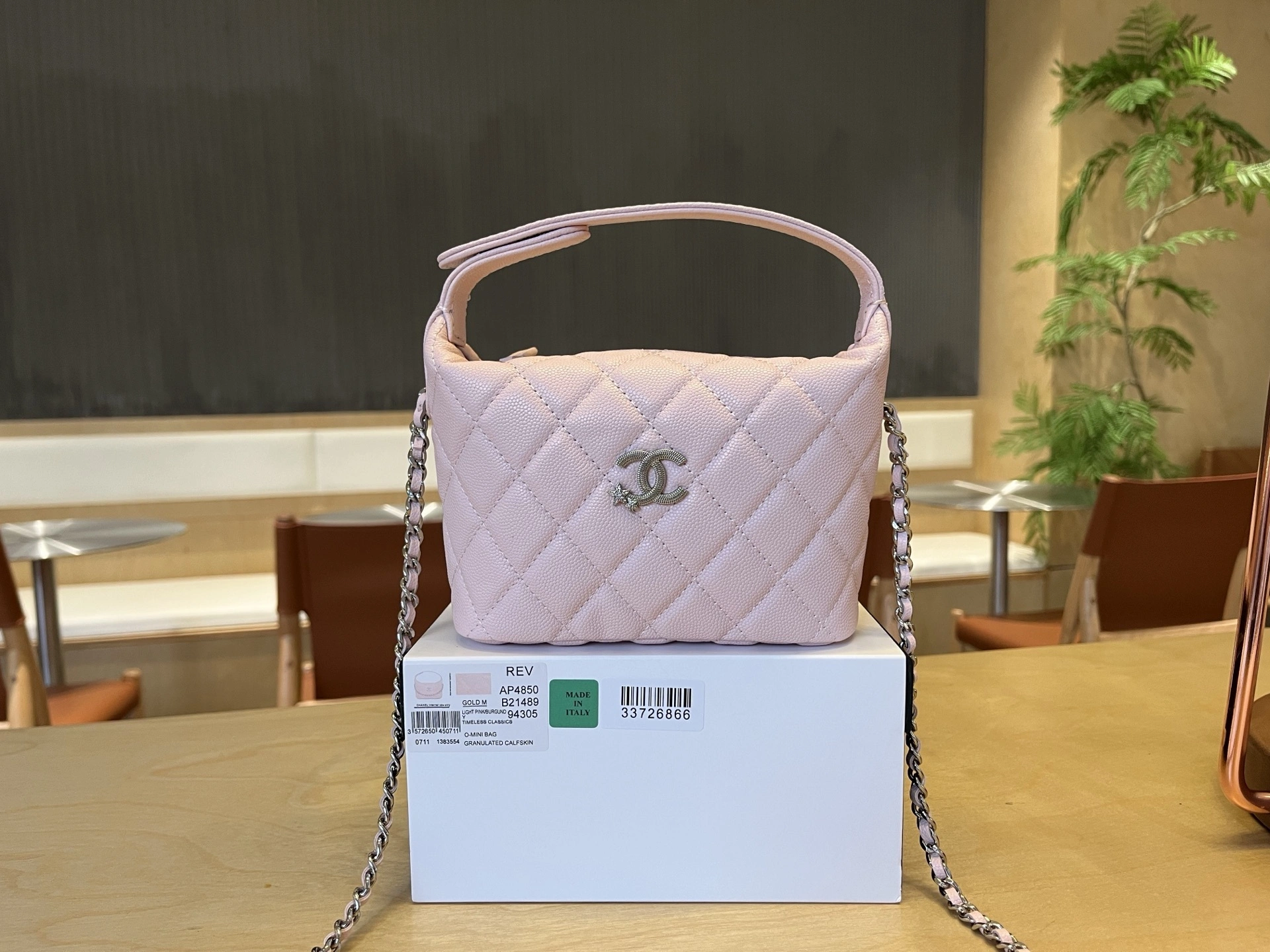 MOMO-- 3h1958 AP4850-B21489-U2360 high quality version Calfskin item:E-B108J1910