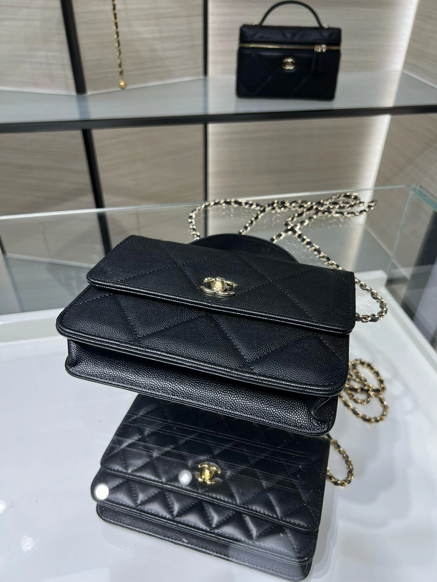 MOMO-- 3h1958 AP4935-B22105-94305 high quality version cowhide item:E-B000J1947