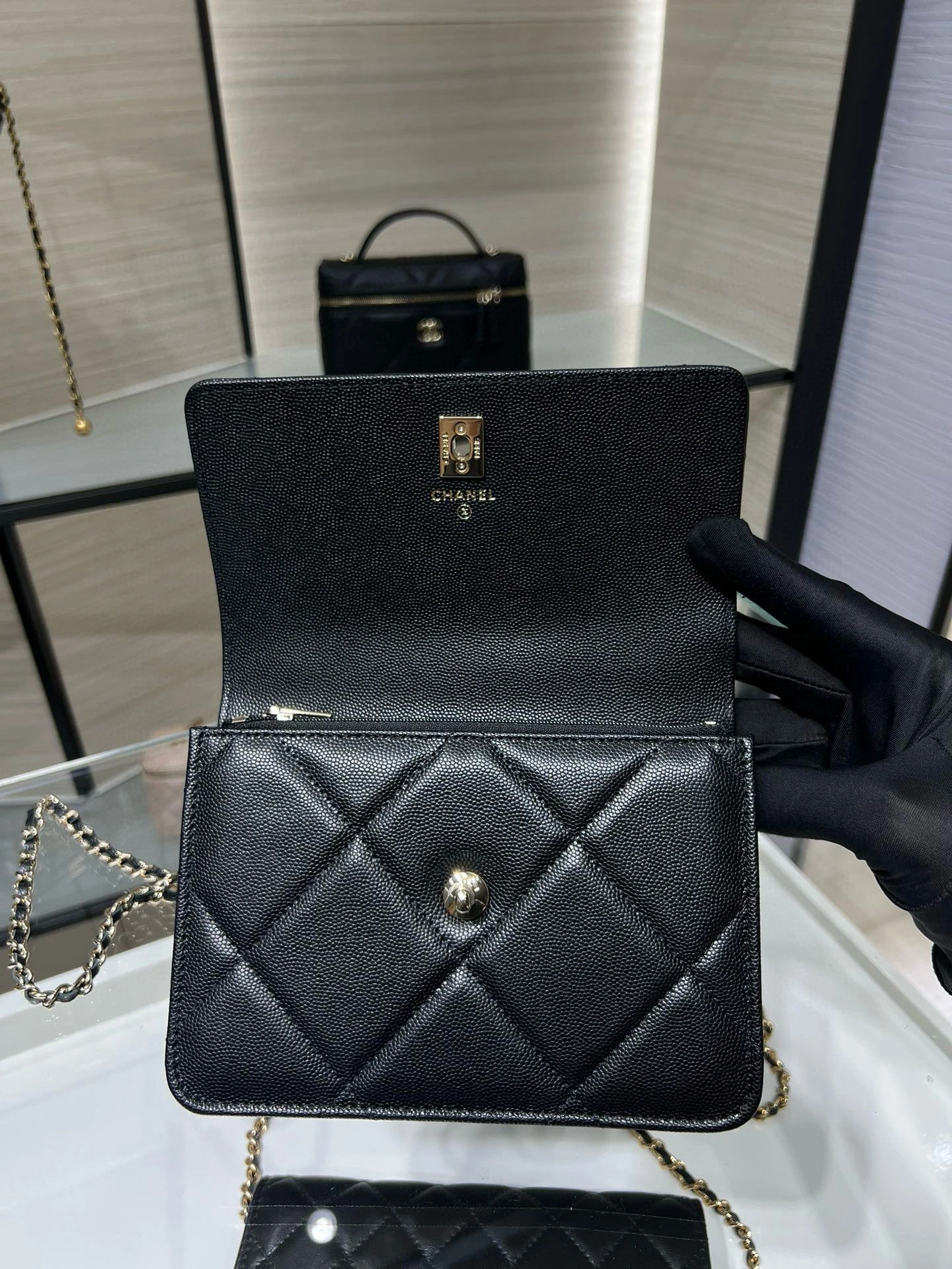 MOMO-- 3h1958 AP4935-B22105-94305 high quality version cowhide item:E-B000J1947