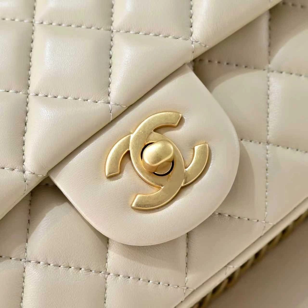 MOMO-- 3h1958 AS1787-B02916-NG120 high quality version sheepskin item:E-B000I1802