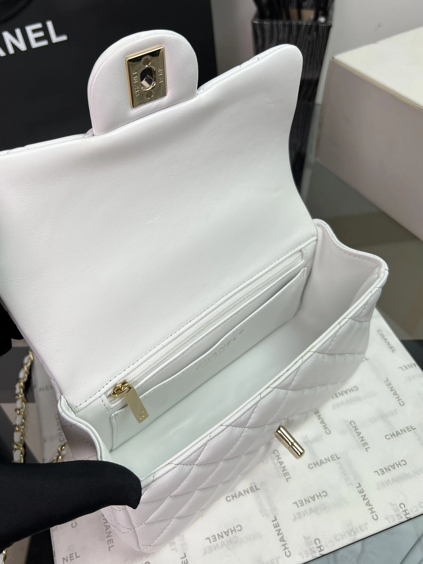 MOMO-- 3h1958 AS2431-B07876-10601 high quality version sheepskin item:E-B000I1781