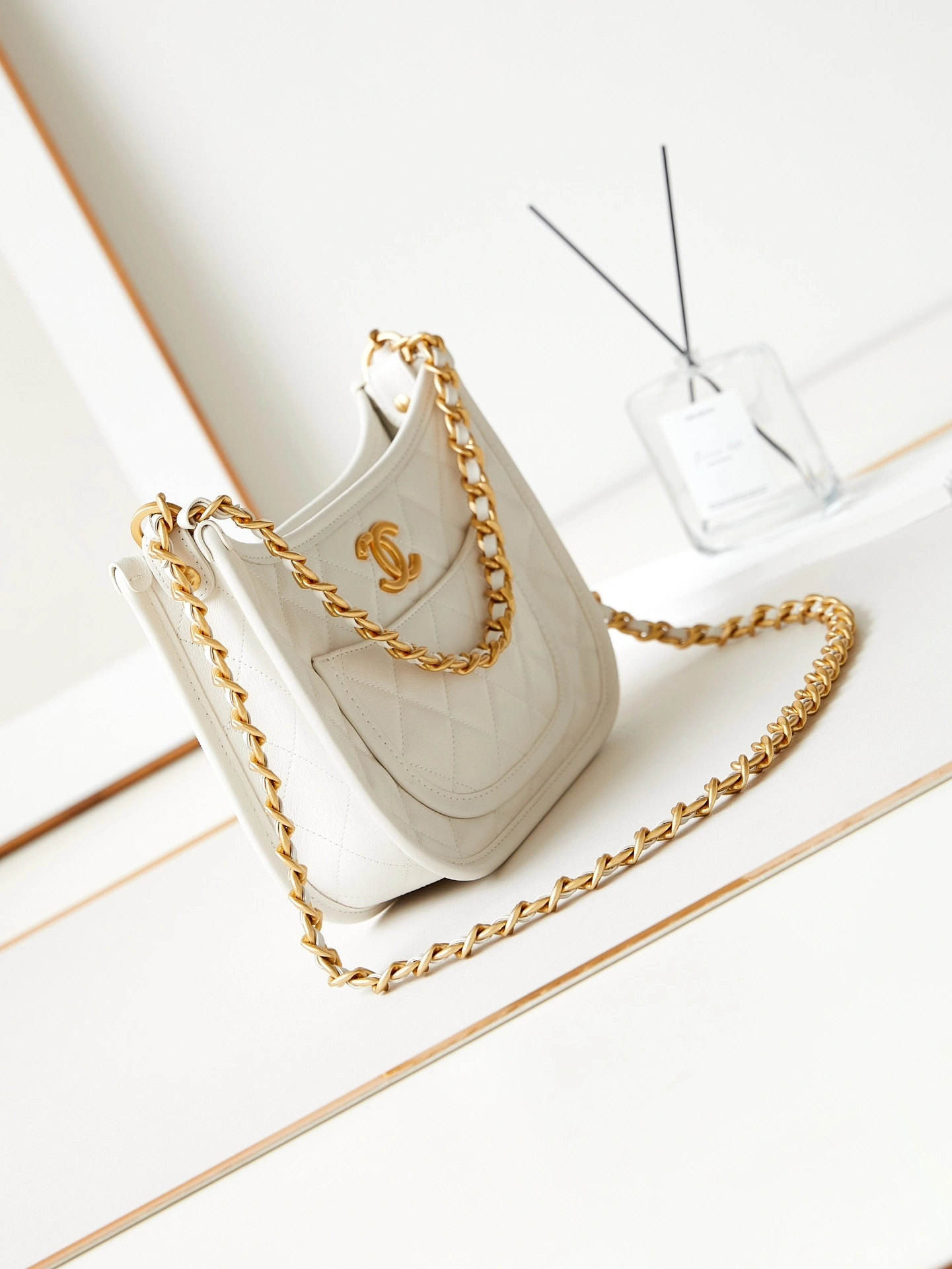 MOMO-- 3h1958 AS4666 B16235 10601 high quality version cowhide item:D-B000L2521