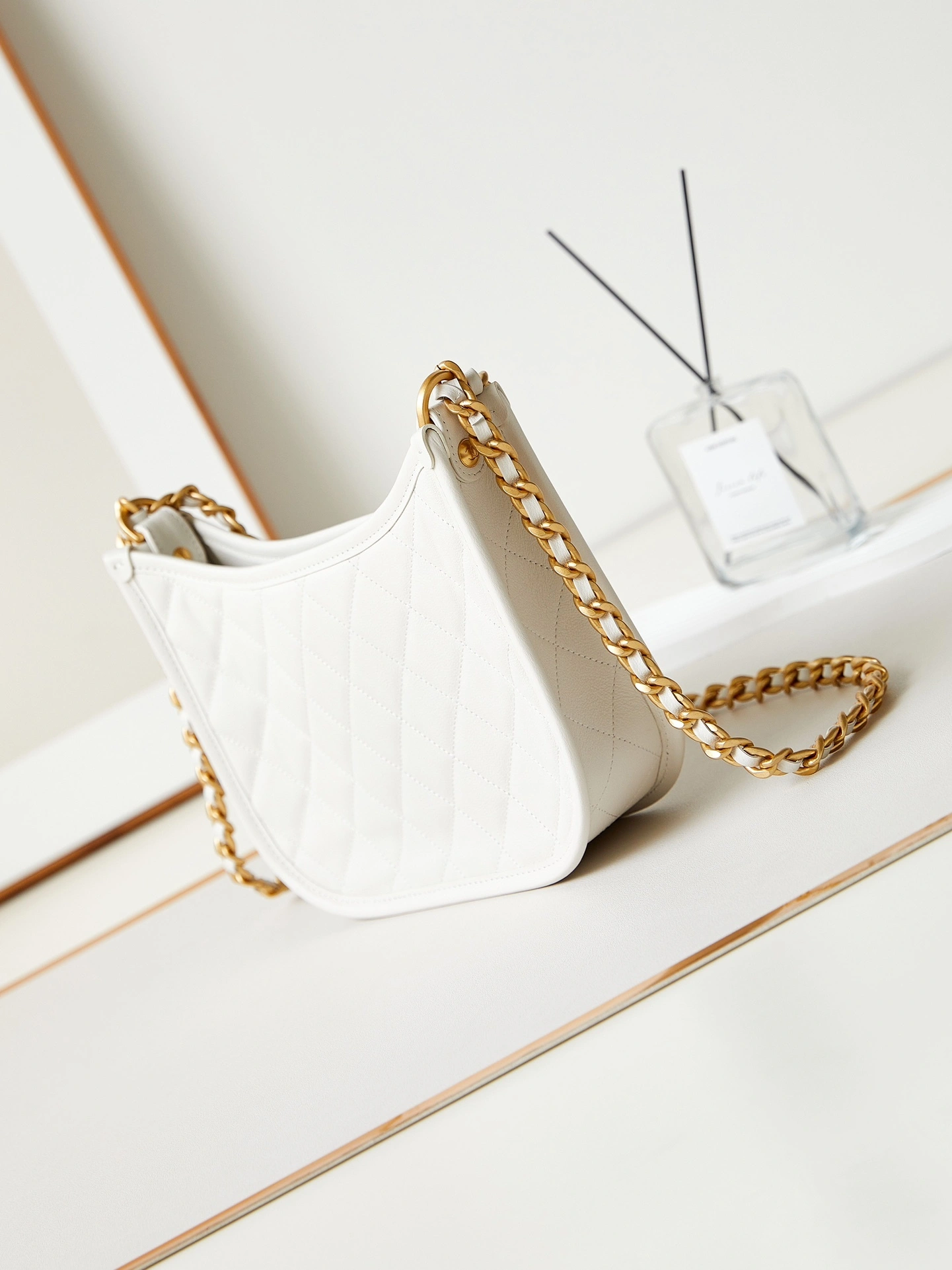 MOMO-- 3h1958 AS4666 B16235 10601 high quality version cowhide item:D-B000L2521
