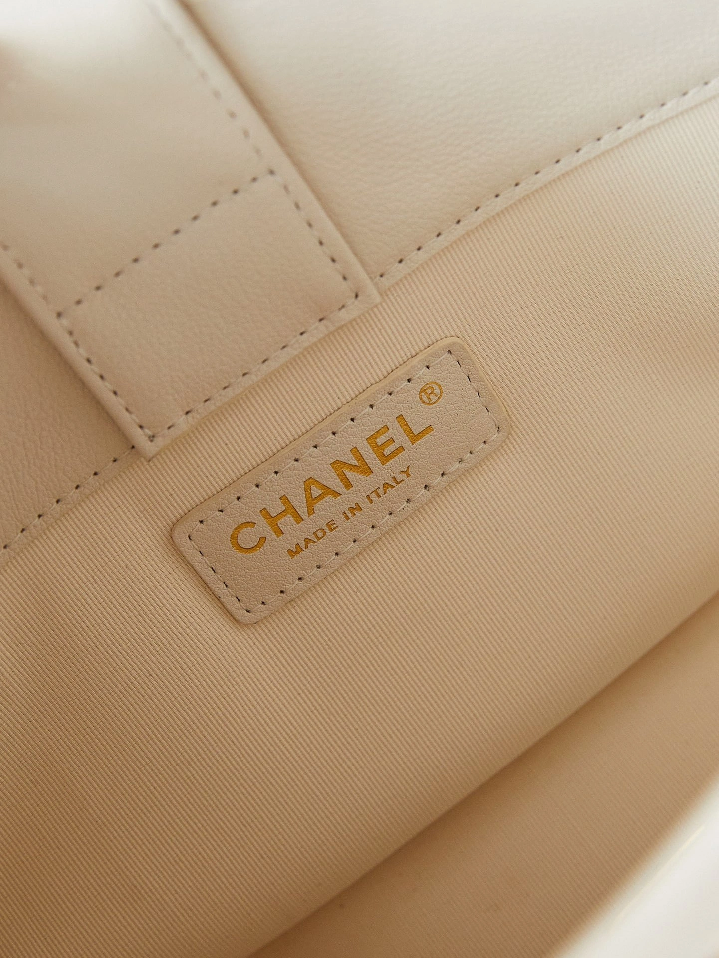 MOMO-- 3h1958 AS4666 B16235 10601 high quality version cowhide item:D-B000L2521