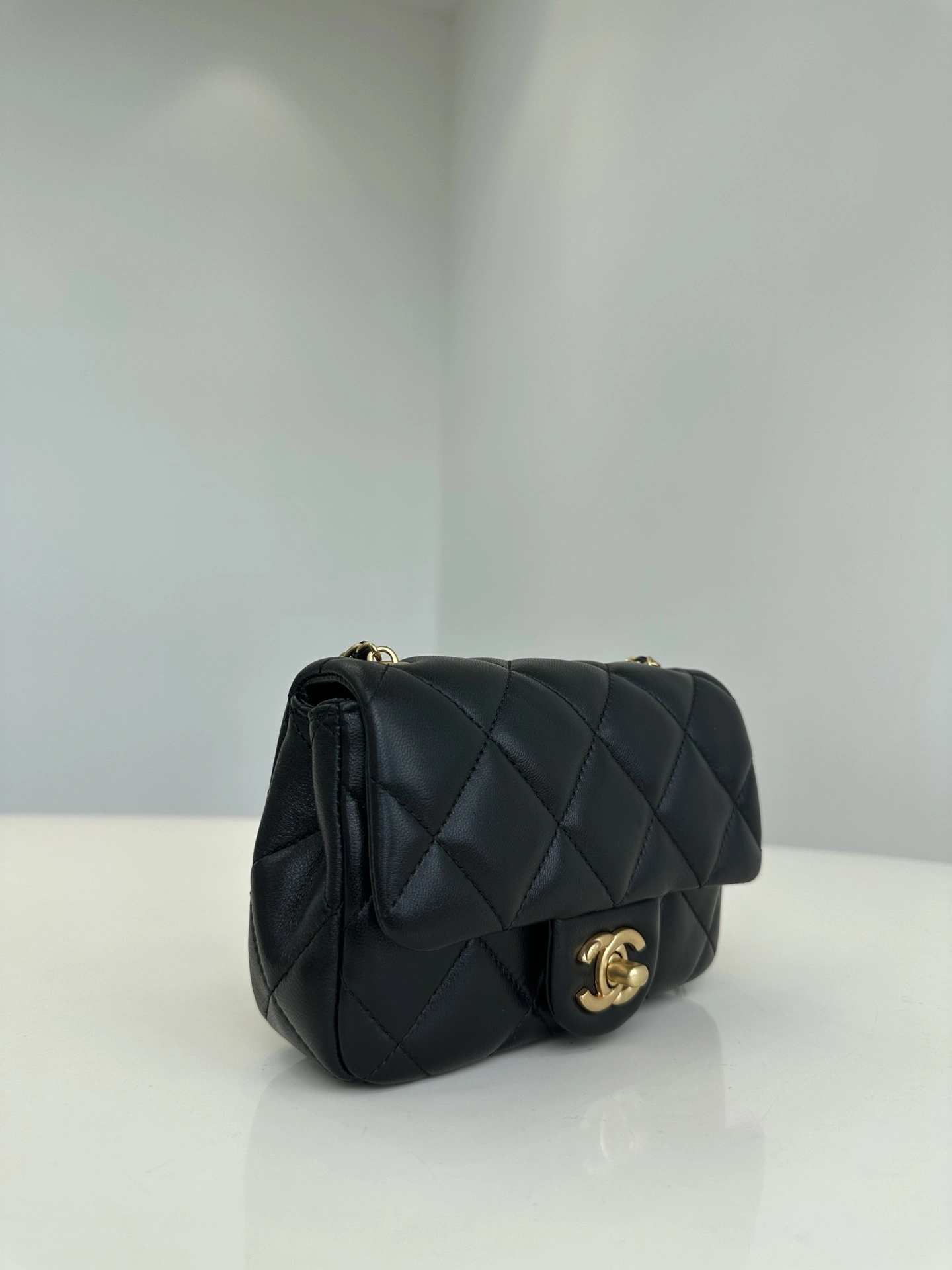 MOMO-- 3h1958 AS4868-B16574-94305 sheepskin item:D-B432F2107