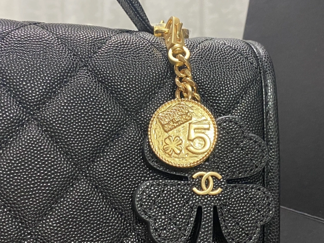 MOMO-- 3h1958 AS5715-B21400-94305 high quality version cowhide item:E-B000J1921