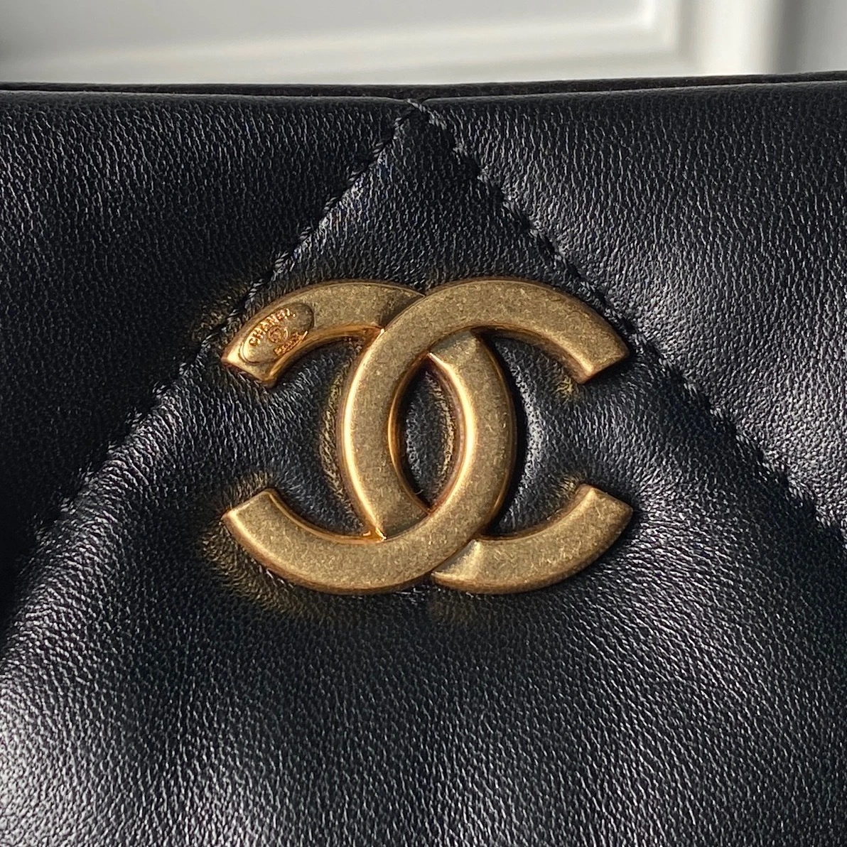 MOMO-- 3h1958 AS5740-B22139-94305 high quality version sheepskin item:E-B000J1943