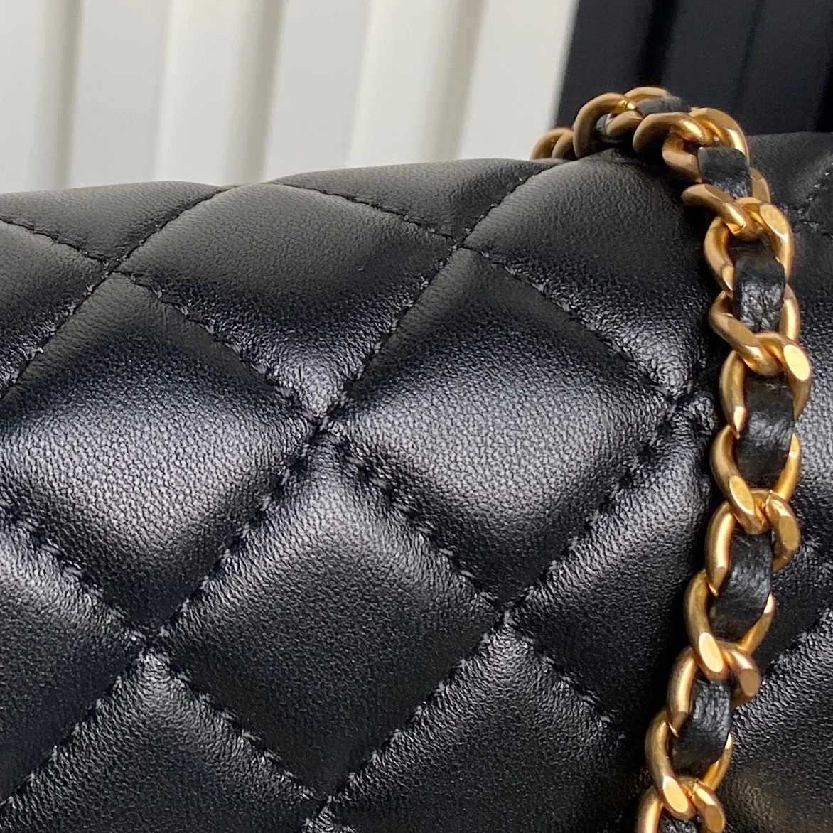 MOMO-- 3h1958 AS5758-B21572-94305 high quality version sheepskin item:E-B177H2525