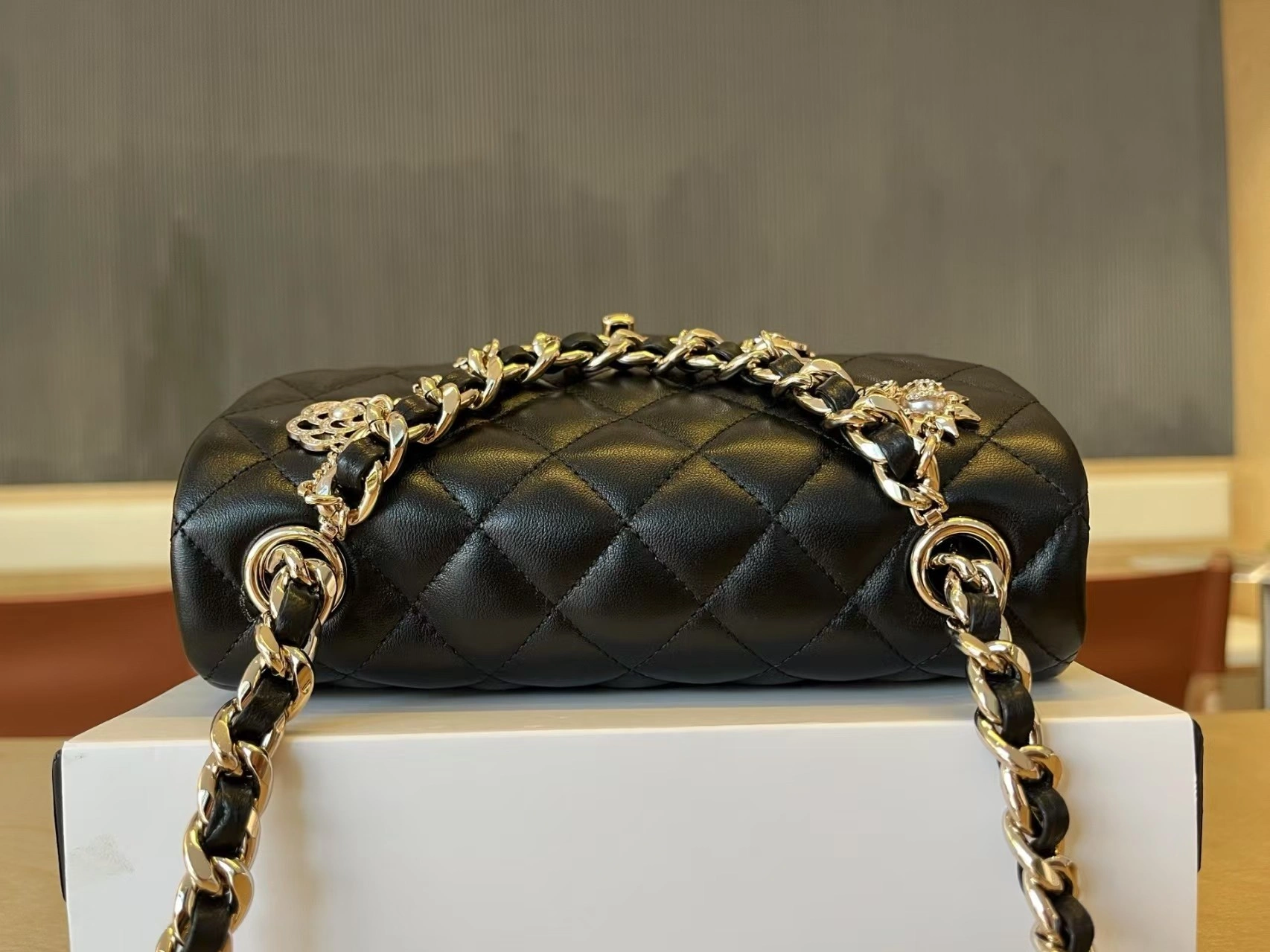MOMO-- 3h1958 high quality version sheepskin item:E-B108K0601F