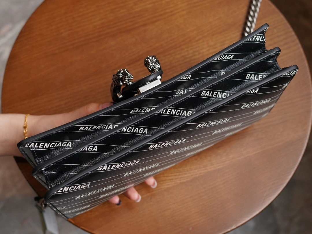 MOMO-- 400249-UK60N-1089 high quality version item：C-B461H1665Q