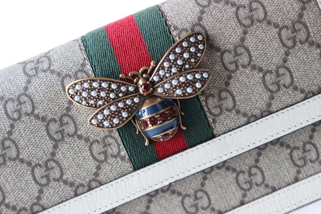 *MOMO---476079 cowhide item : A-B195H0113