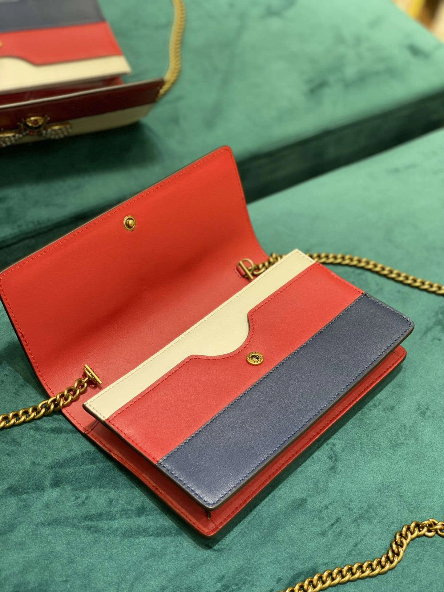 *MOMO---476079 item : A-B00H0513O