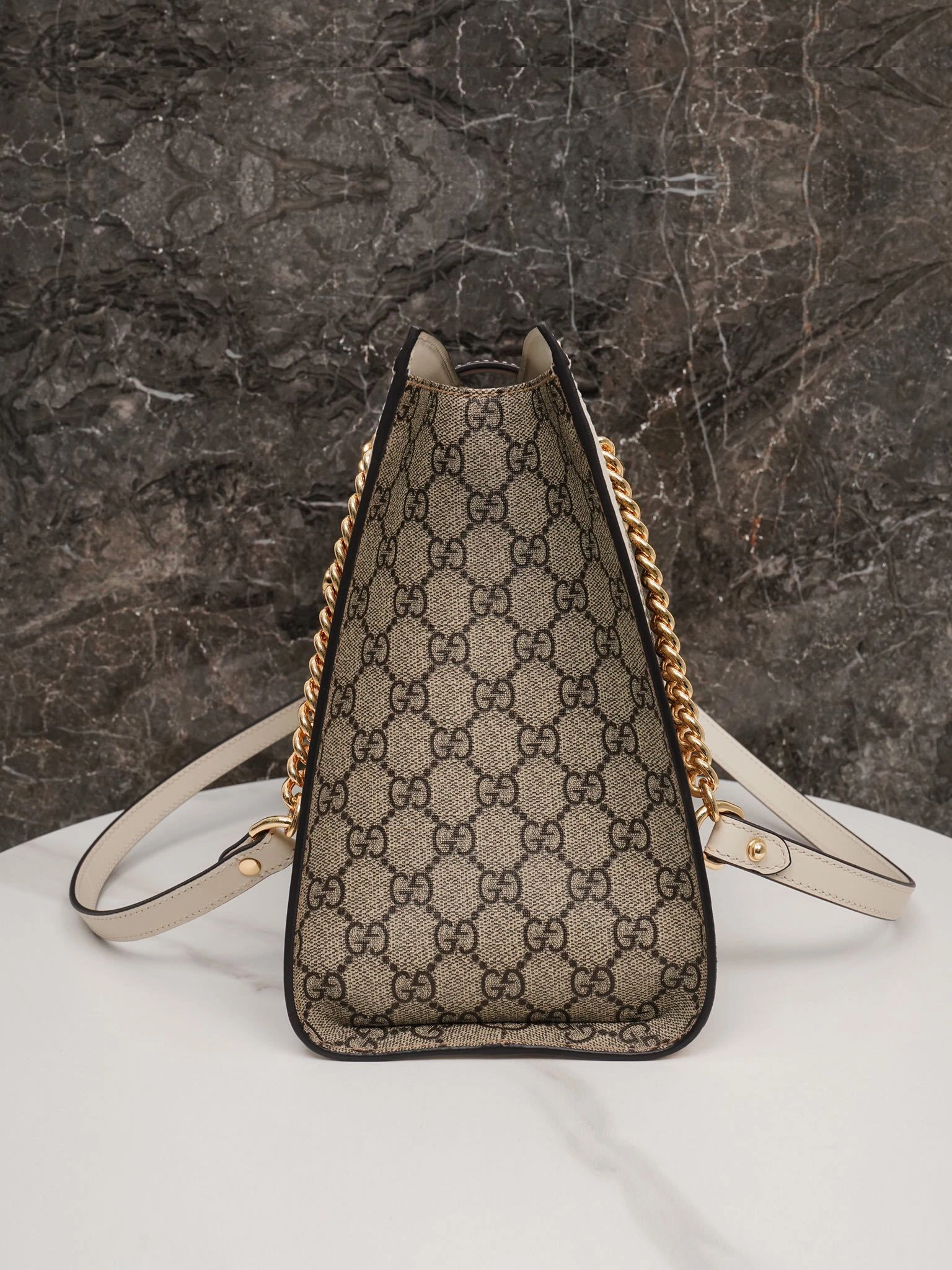 MOMO-- 479197-KHNKG-9761 high quality version item：C-B461H1781Q