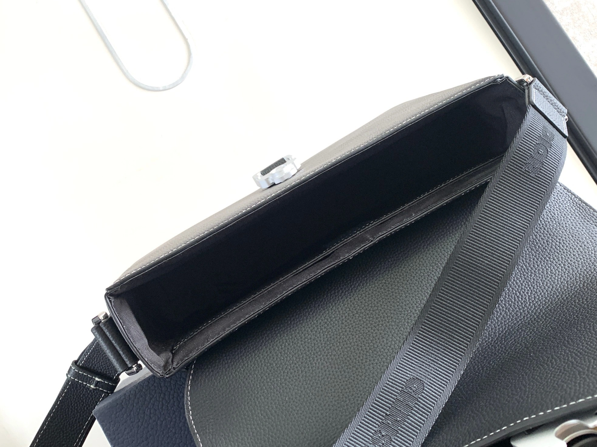 MOMO-- 4ior 1ADME162YKK_H00N cowhide item:D-B000H1504