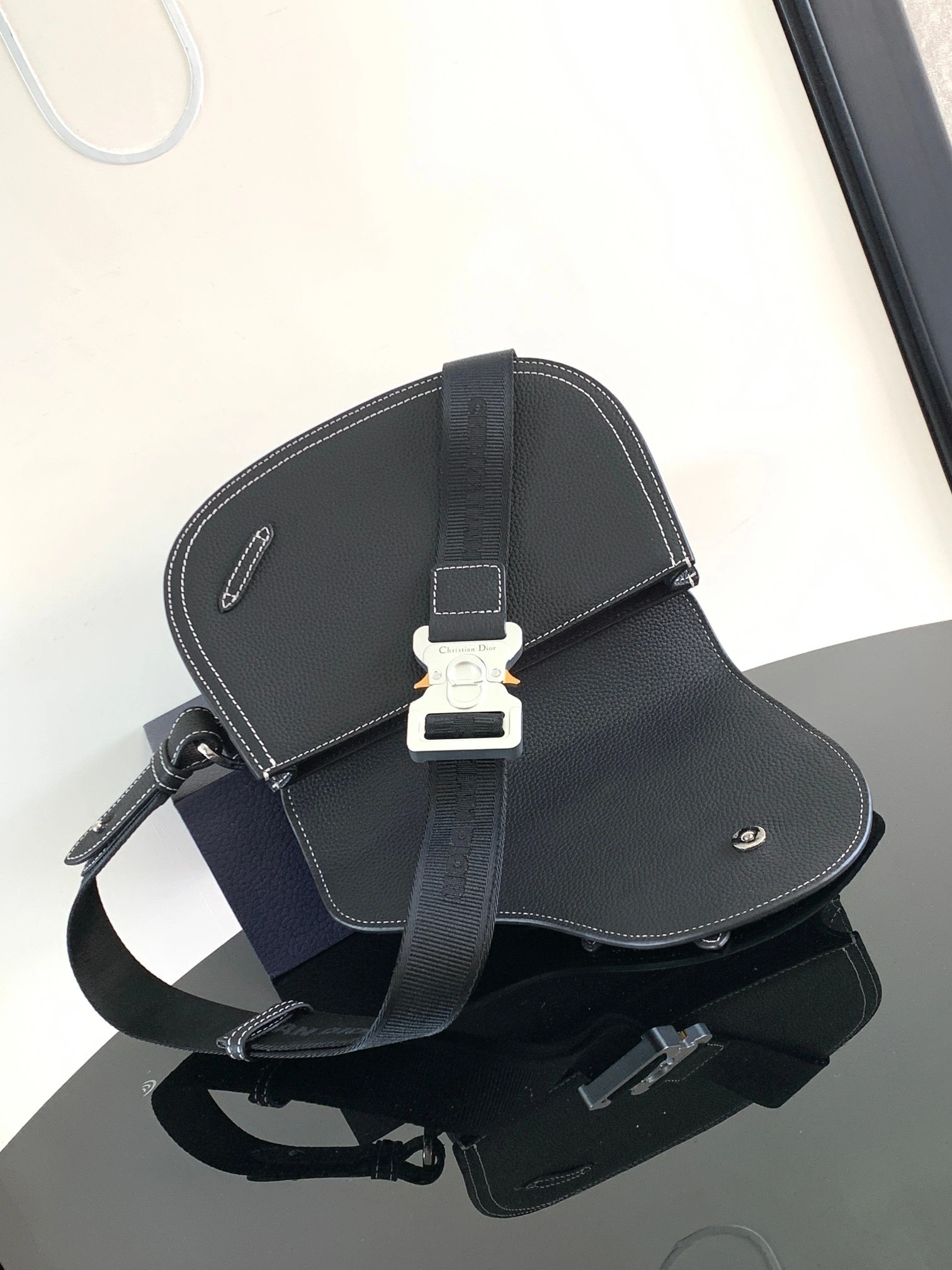 MOMO-- 4ior 1ADPO044YKK-H00N cowhide item:D-B331H0135
