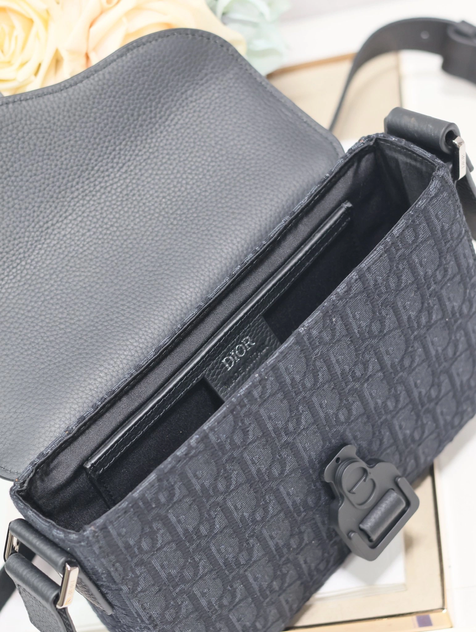 MOMO-- 4ior 1ADPO049YKS-H00N high quality version cowhide item:E-B000I0357