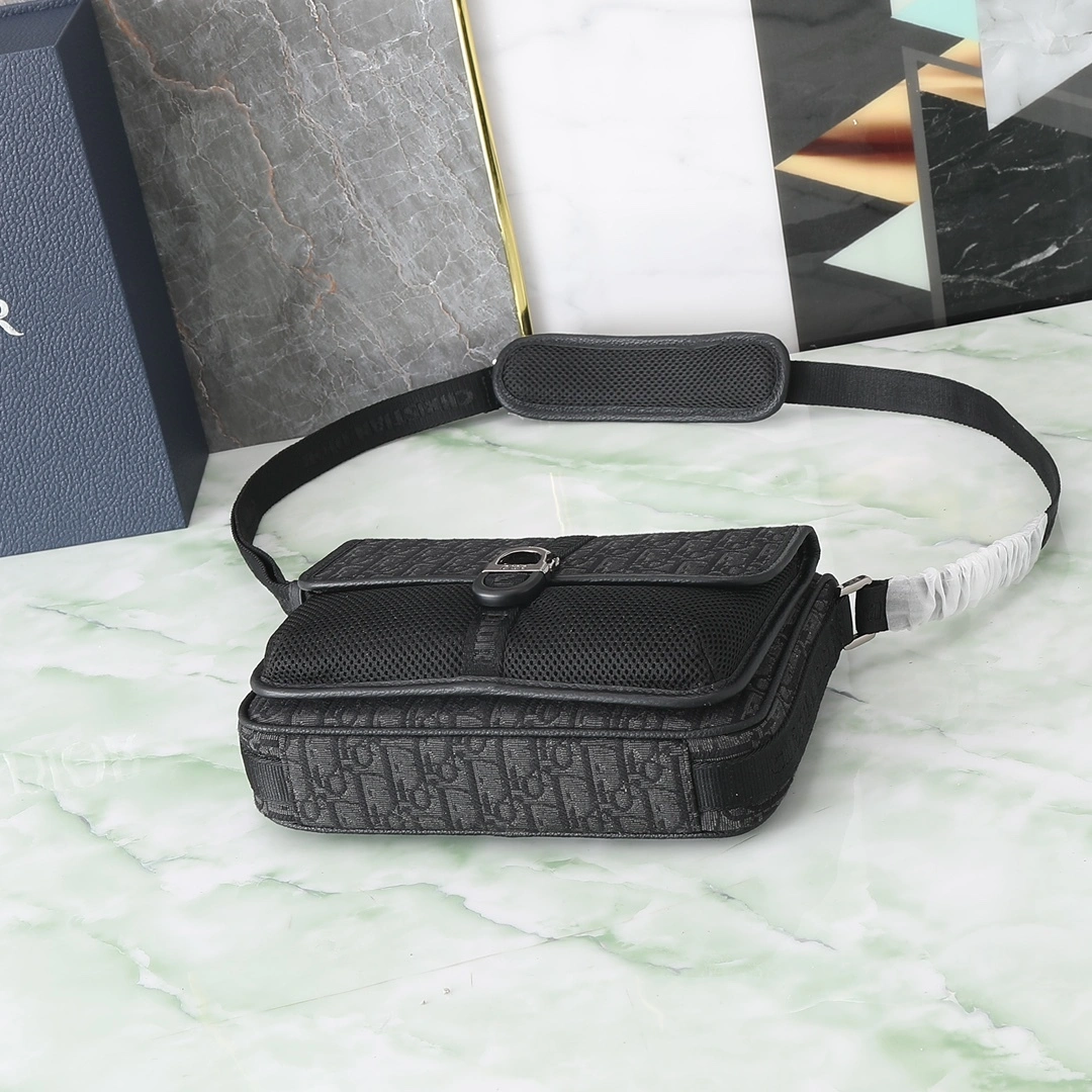 MOMO-- 4ior 1EIPO302YKY_H03E item:D-B202H1508