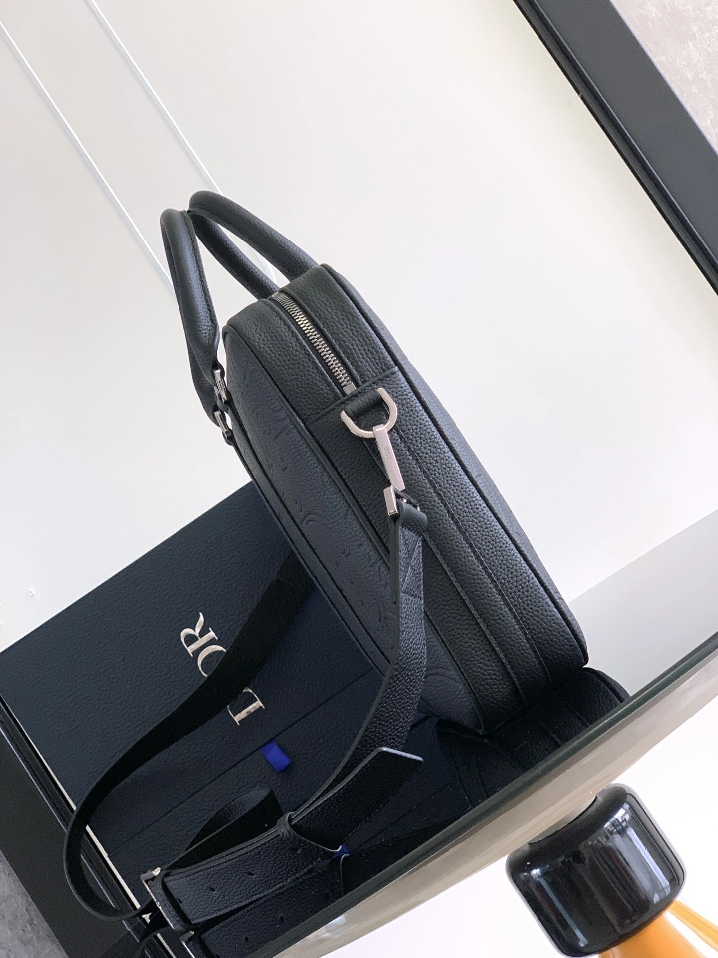 MOMO-- 4ior 1ESBR180LLG-H00N cowhide item:D-B109F2086