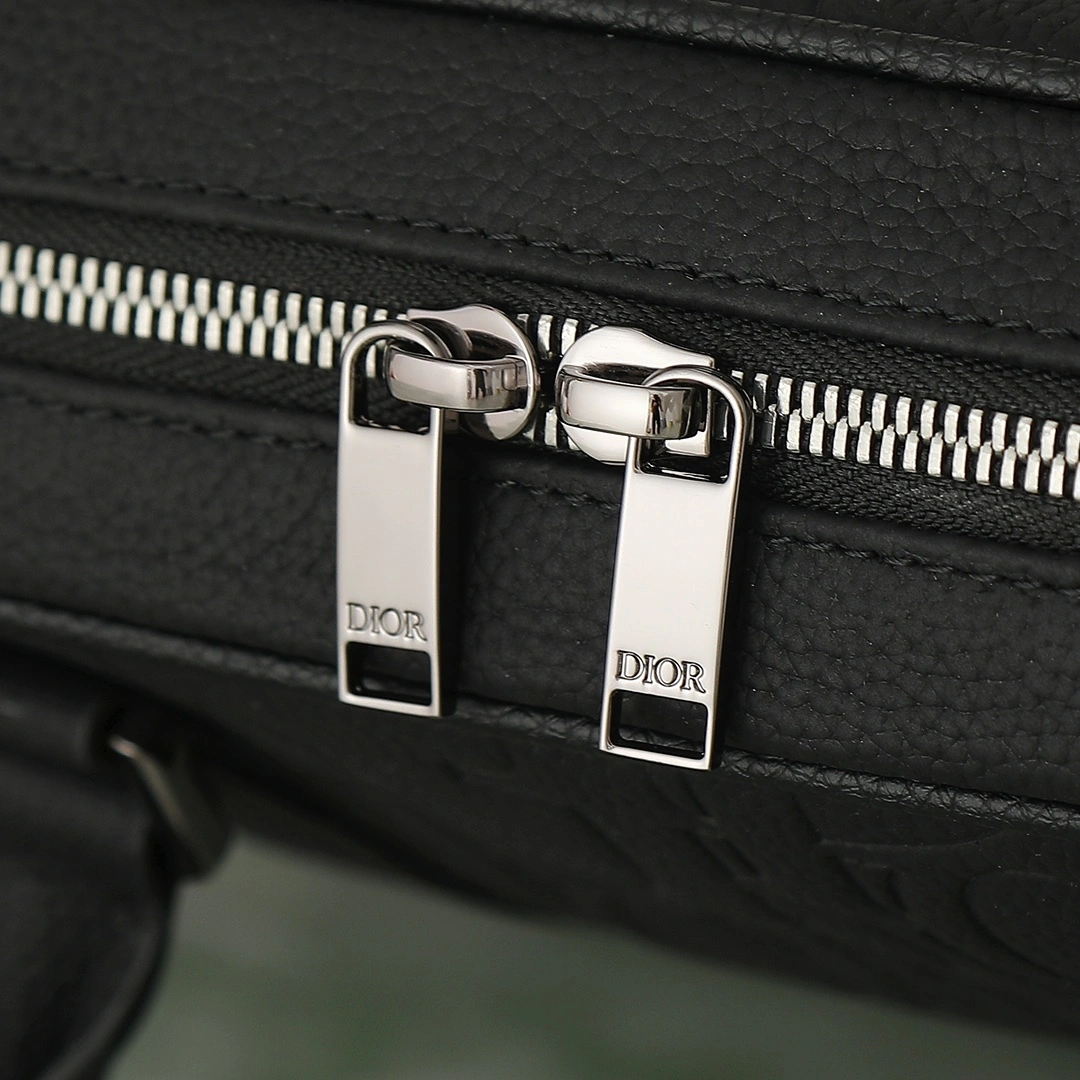 MOMO-- 4ior 1ESBR180LLG_H00N cowhide item:D-B225H1537
