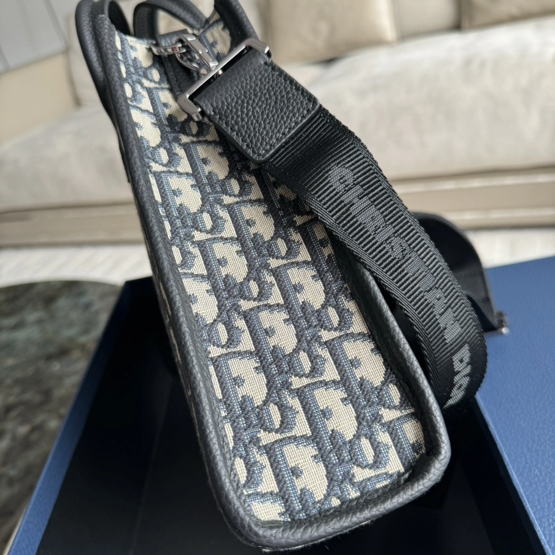 MOMO-- 4ior 1ESPO311YKY-H27E Safari North-South cowhide item:D-B479F1977