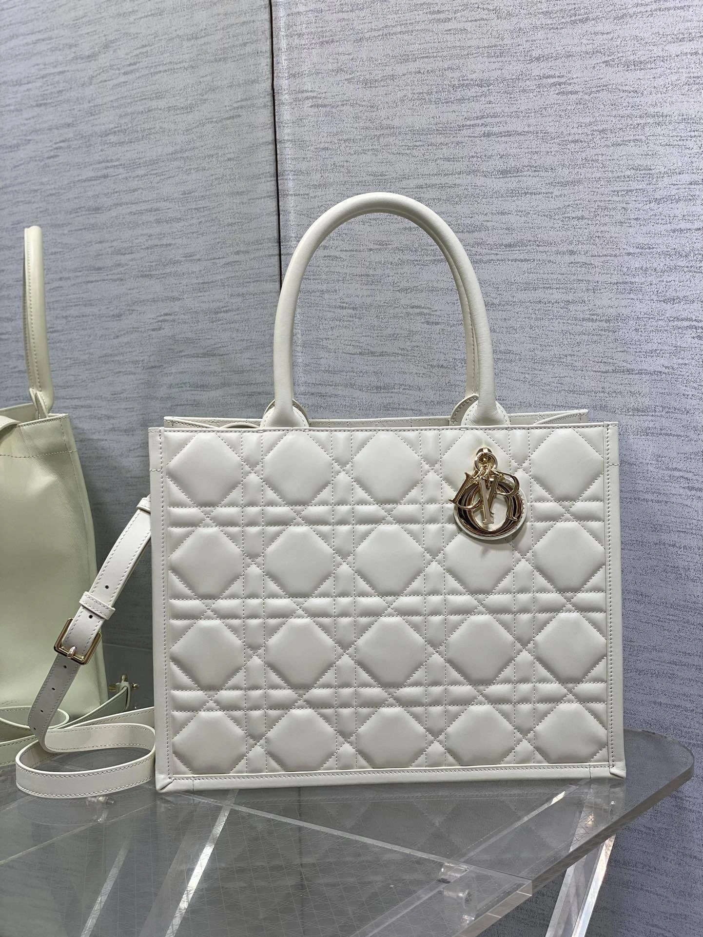 MOMO-- 4ior M1324OWHP-M030 Calfskin item:D-B109F2082