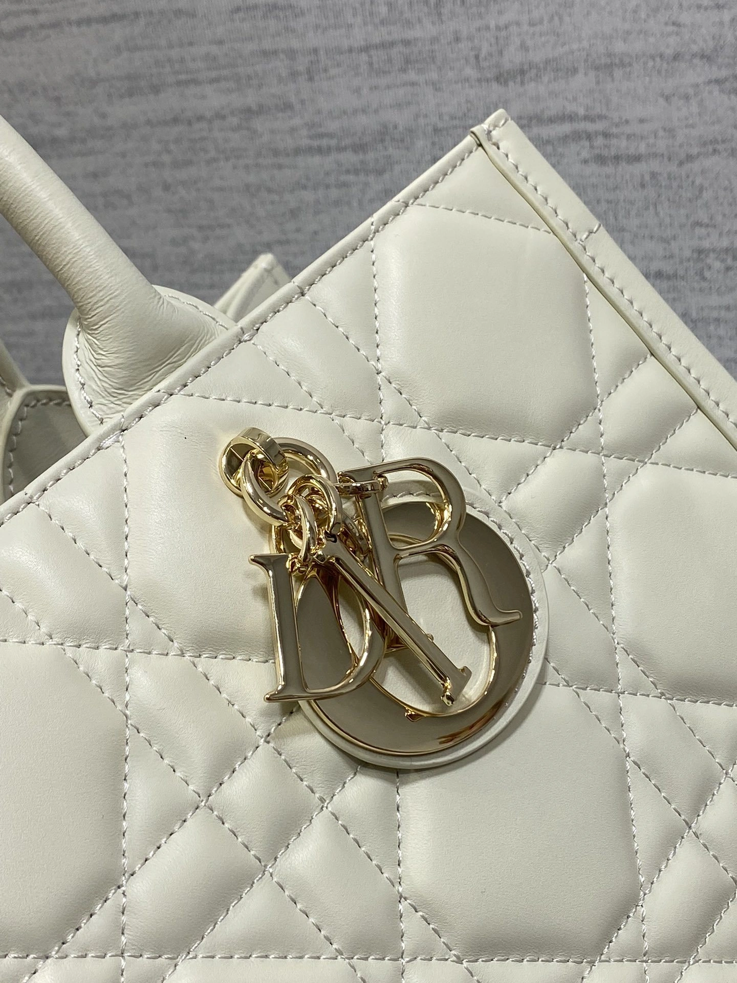 MOMO-- 4ior M1324OWHP-M030 Calfskin item:D-B109F2082