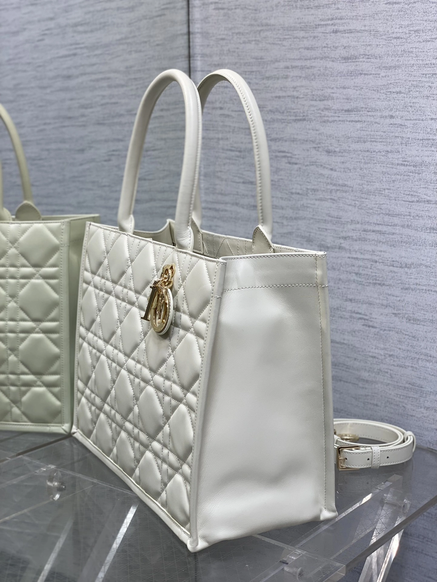 MOMO-- 4ior M1324OWHP-M030 Calfskin item:D-B109F2082