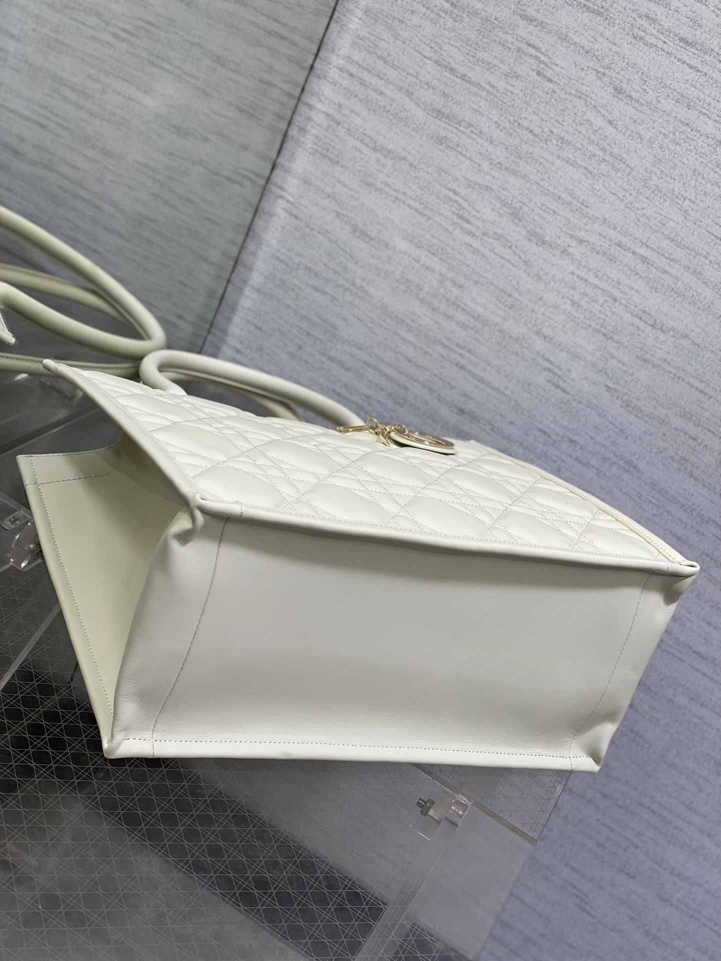 MOMO-- 4ior M1324OWHP-M030 Calfskin item:D-B109F2082