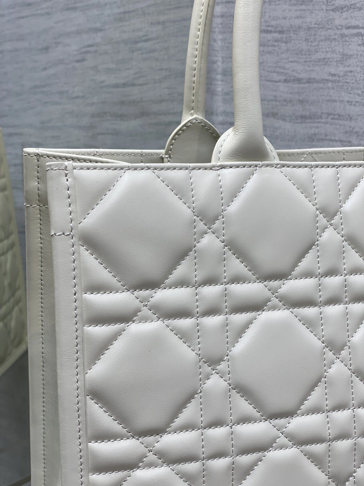 MOMO-- 4ior M1324OWHP-M030 Calfskin item:D-B109F2082