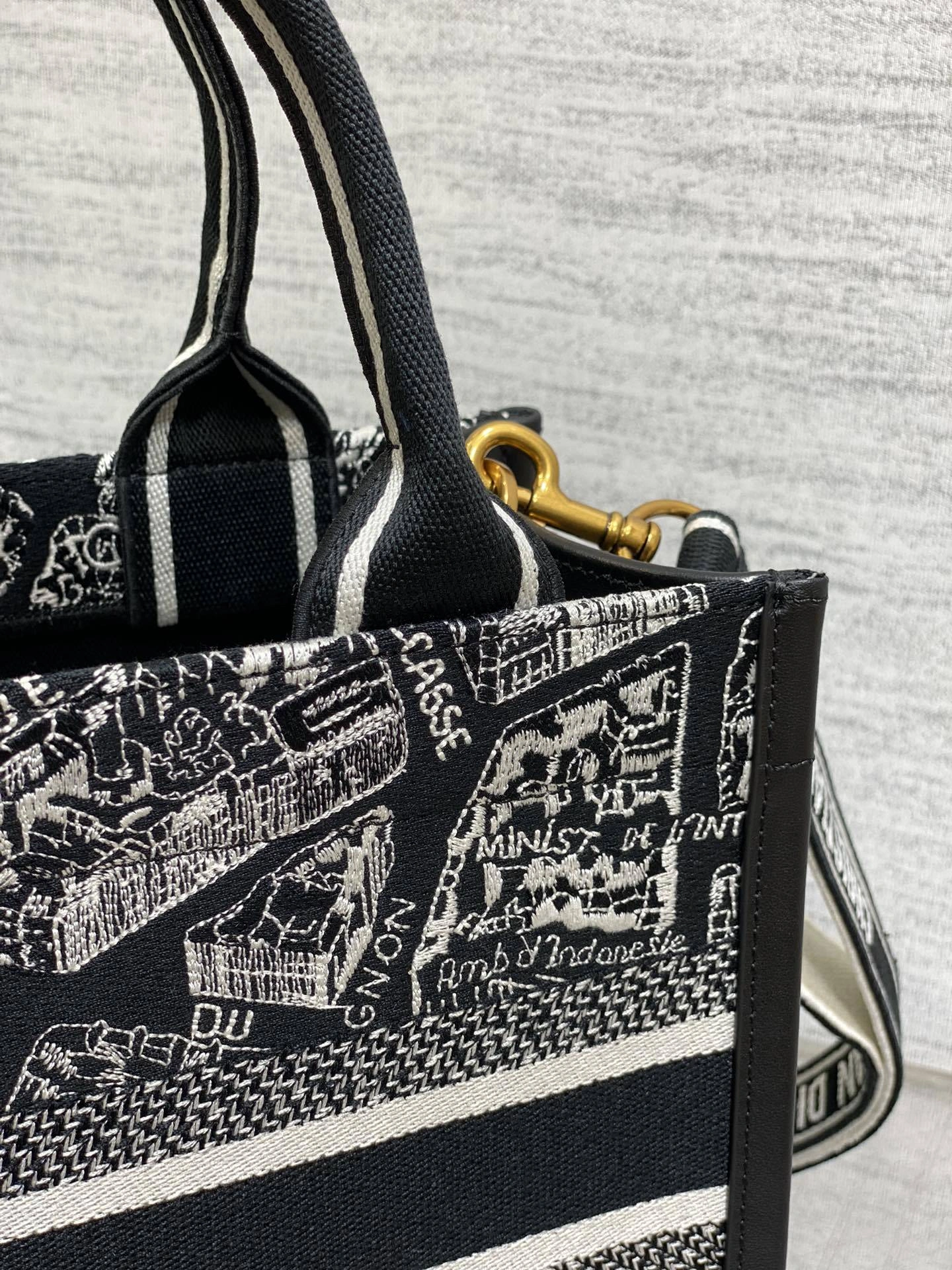 MOMO-- 4ior M1325CETJ_M46I high quality version Tote item:D-B109K0407