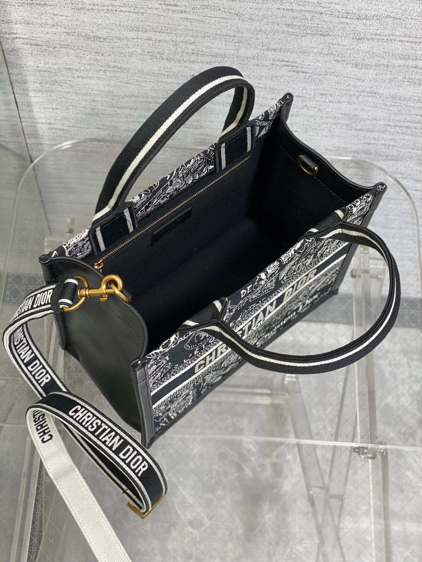 MOMO-- 4ior M1325CETJ_M46I high quality version Tote item:D-B109K0407