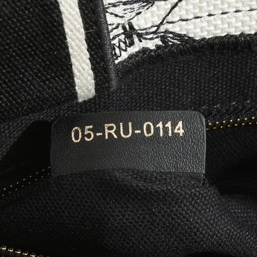 MOMO-- 4ior M1325CETW_M06E high quality version book tote item:D-B225K0405