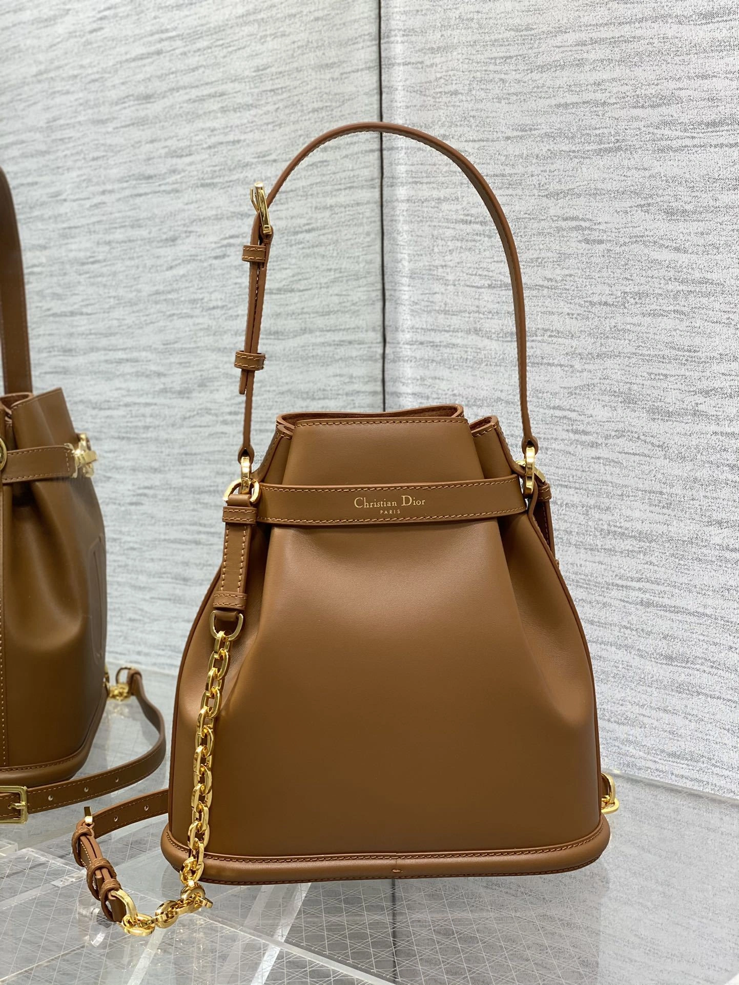 MOMO-- 4ior M2271UBHA_M44M high quality version C'est item:D-B000J3024