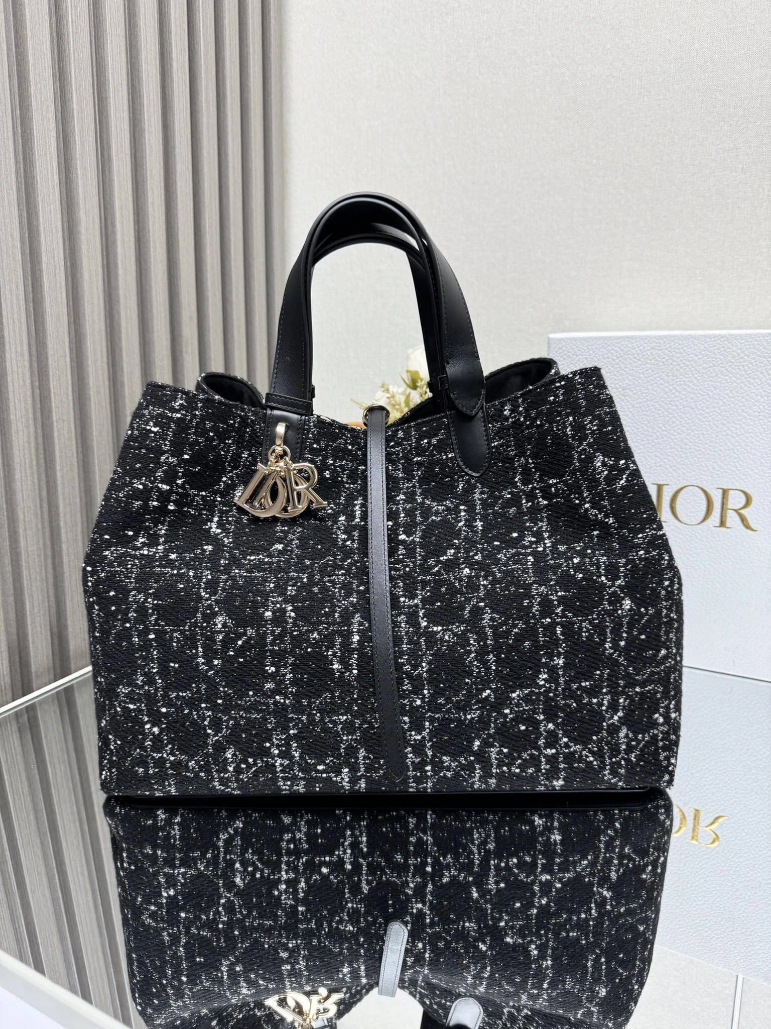 MOMO-- 4ior M2820OTKV_M911 high quality version cowhide Toujours item:D-B000J3019