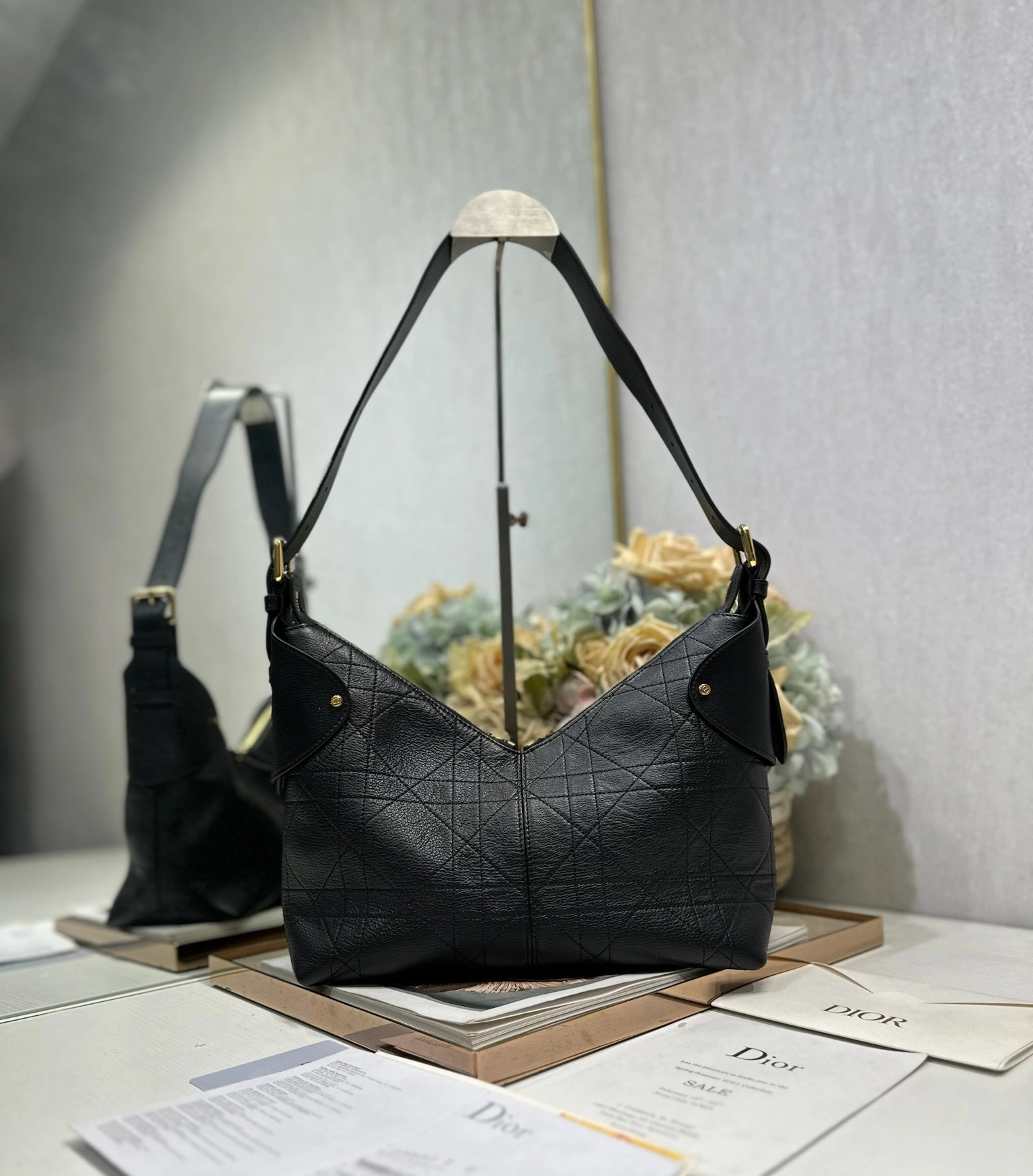 MOMO-- 4ior M2846UJVC-M900 high quality version Voyage cowhide item:E-B000L2024T