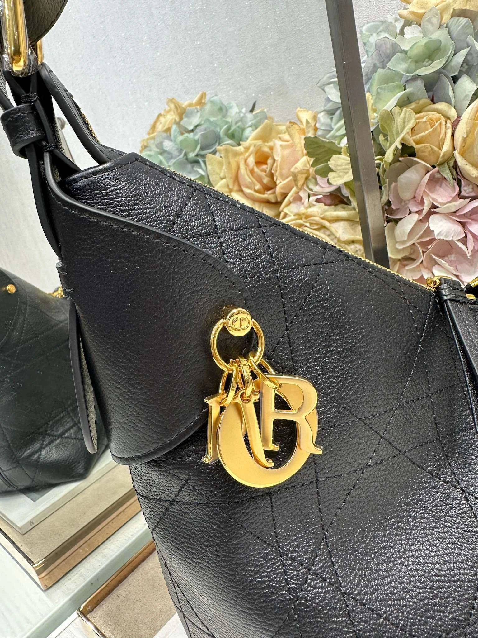 MOMO-- 4ior M2846UJVC-M900 high quality version Voyage cowhide item:E-B000L2024T