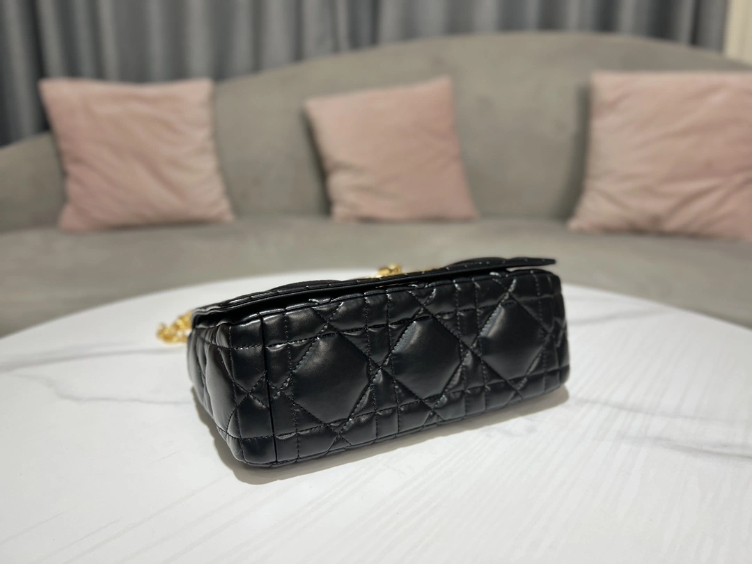 MOMO-- 4ior M9242UNGK_M900 high quality version Caro cowhide item:D-B000J3028