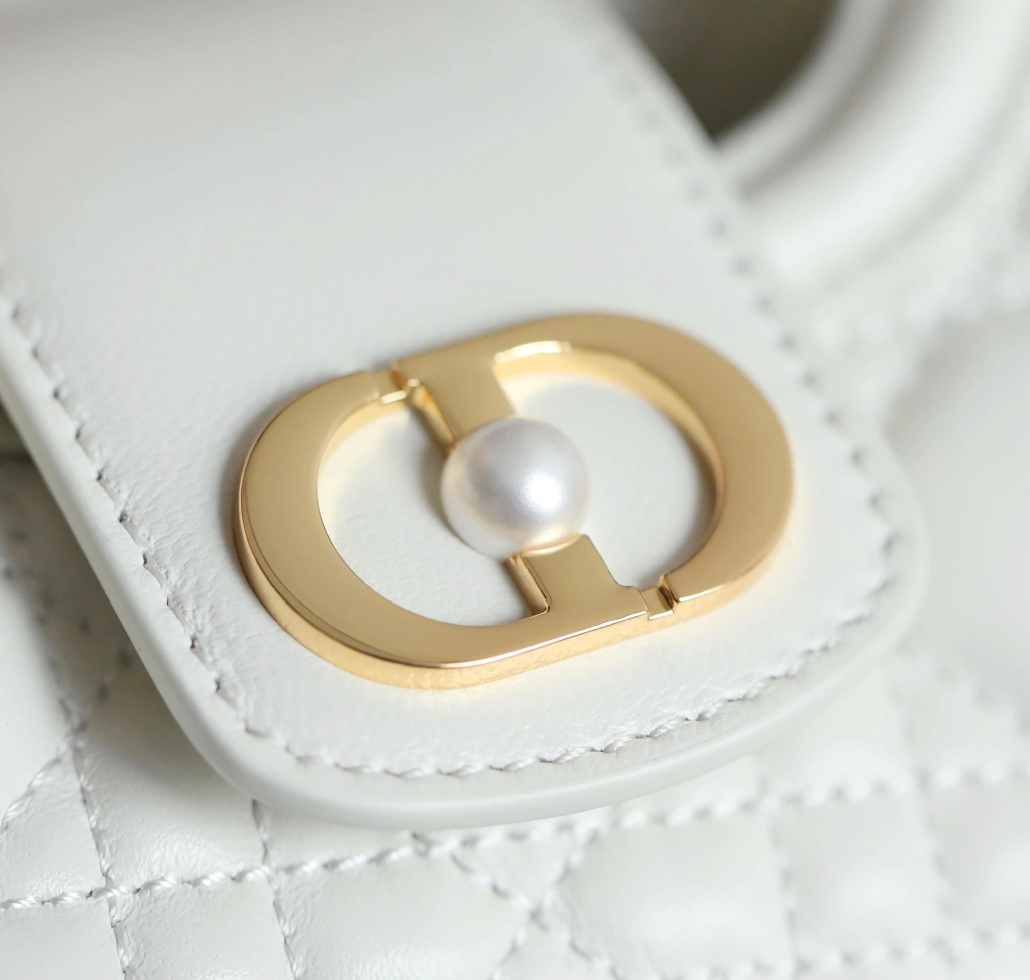 MOMO-- 4ior S3123UNJB-M030 high quality version 𝙅𝙤𝙡𝙞𝙚 𝙏𝙤𝙥 𝙃𝙖𝙣𝙙𝙡𝙚 sheepskin item:F-B813A2305