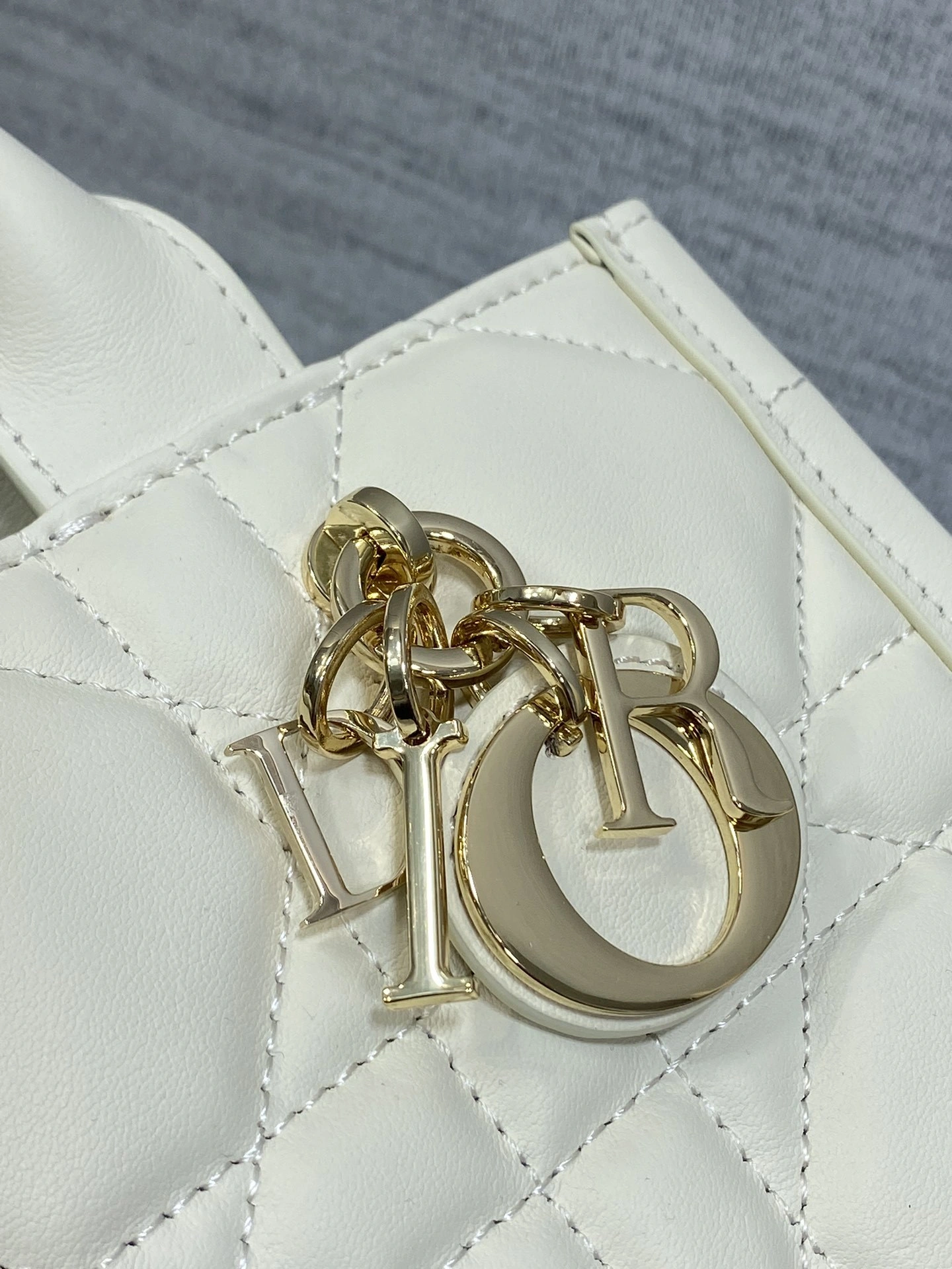 MOMO-- 4ior S5573OWHP-M030 Book Tote Calfskin item:D-B109F2080