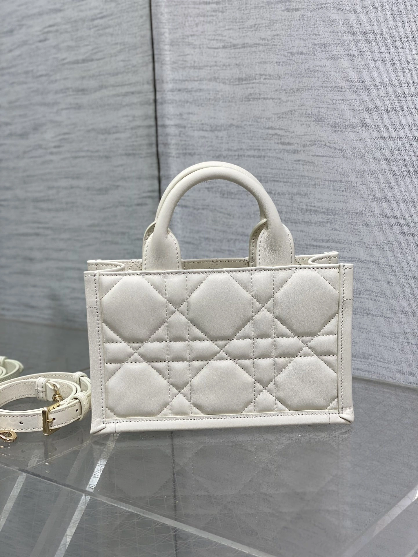 MOMO-- 4ior S5573OWHP-M030 Book Tote Calfskin item:D-B109F2080