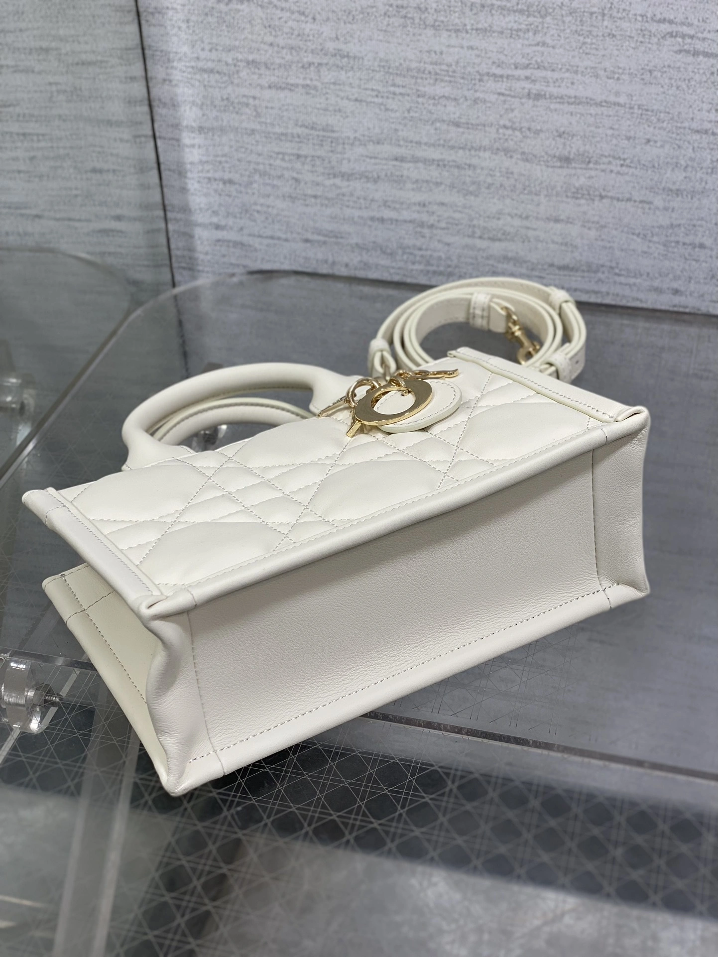 MOMO-- 4ior S5573OWHP-M030 Book Tote Calfskin item:D-B109F2080