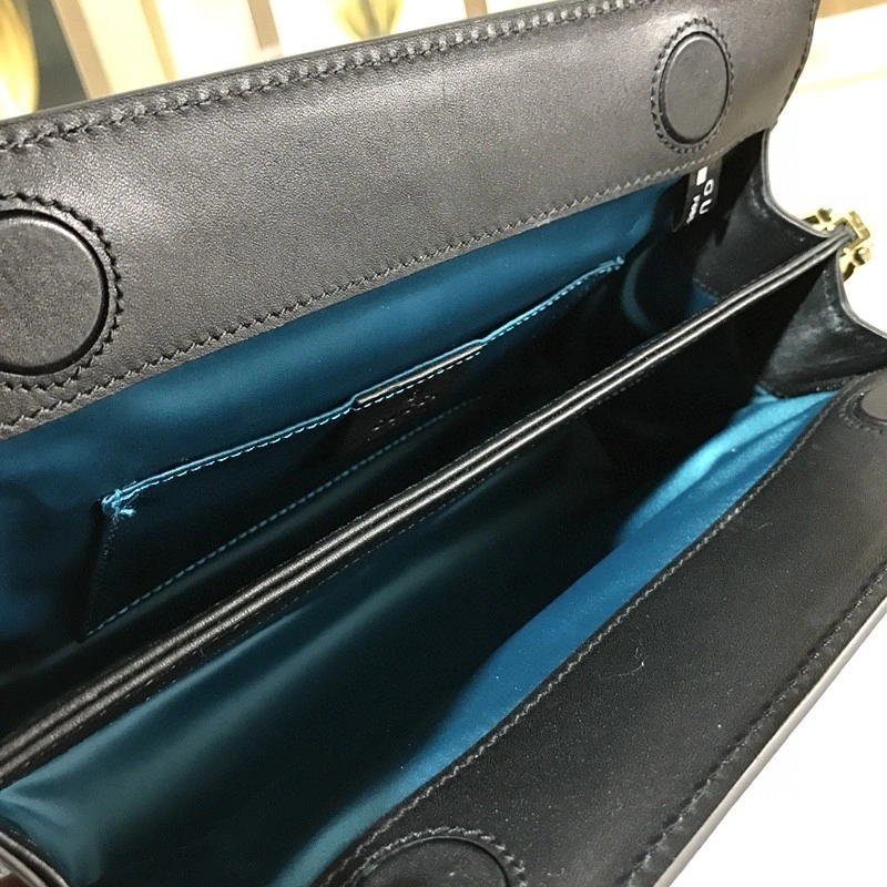 MOMO-- 503877 item : 040B52L0108