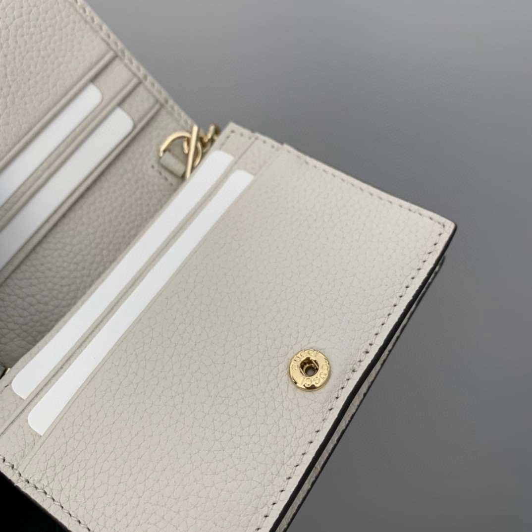 *MOMO---570660 cowhide item : A-B202G2935